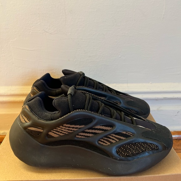 Yeezy 700